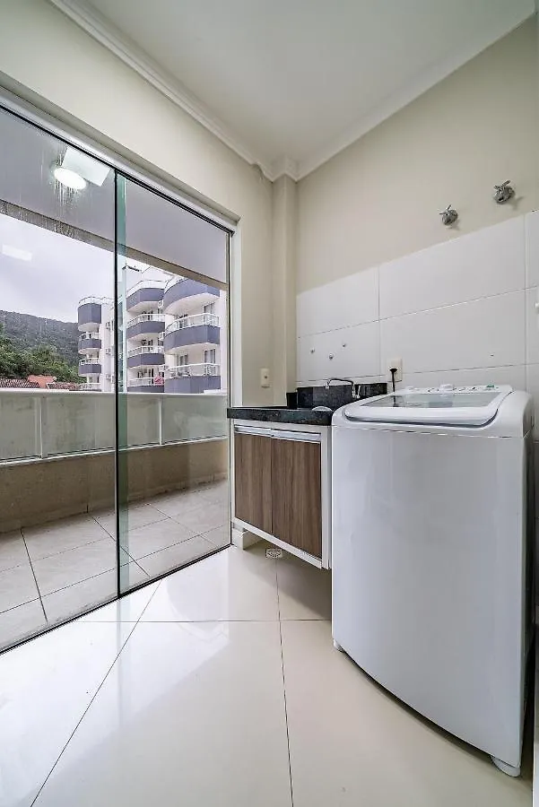 250 - Apartamento Completo Com 3 Quartos Em Santa Catarina Proximo Do Mar Bombinhas 0*,  Brazil