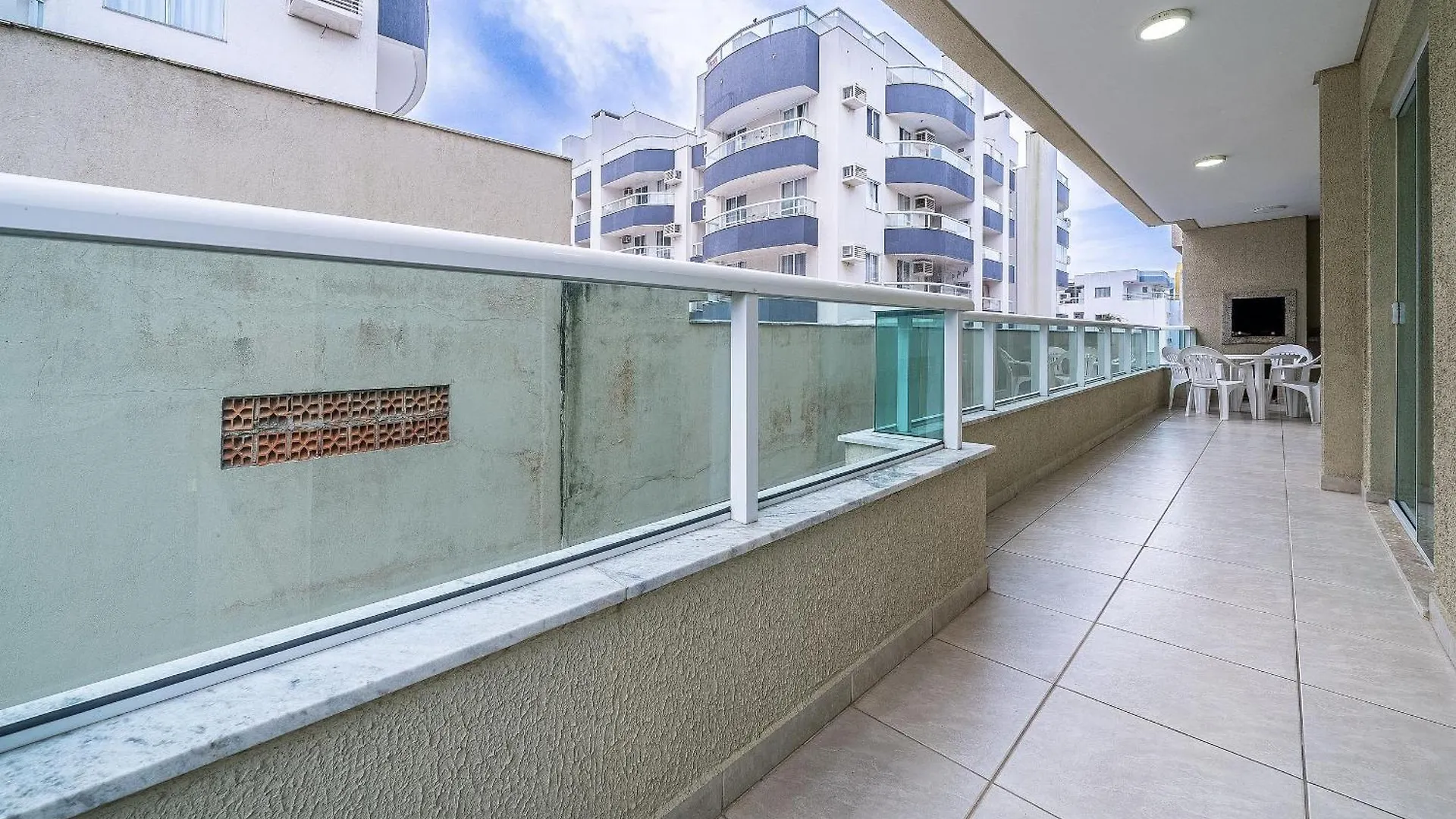 250 - Apartamento Completo Com 3 Quartos Em Santa Catarina Proximo Do Mar location